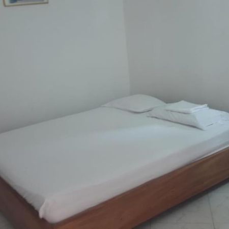 Hostal La Estrella Real 阿沃莱特斯 外观 照片