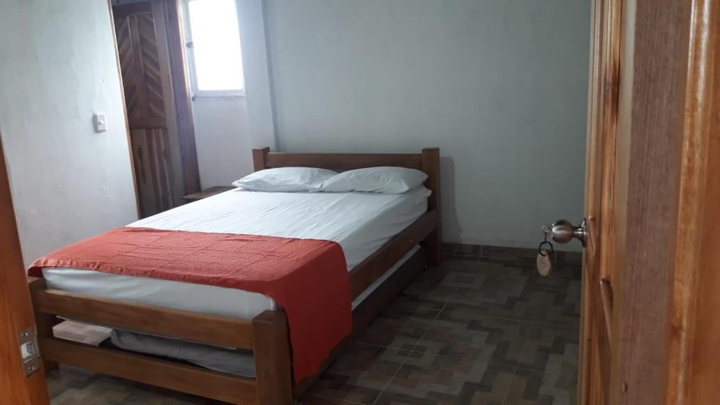 Hostal La Estrella Real 阿沃莱特斯 外观 照片